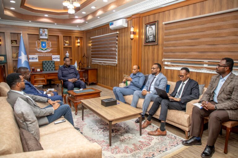 Wasiirka Cadaaladda XFS oo kulan la qaatay Wasiirrada maamul goboleedyada dalka.