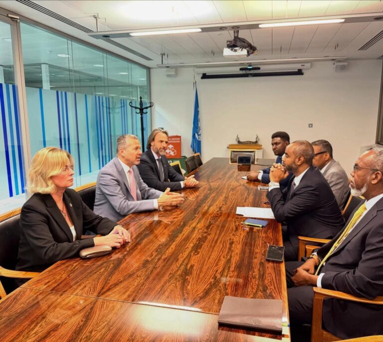 Wasiirka Dekadaha XFS oo ka qeybgalaya shirka 34-aad ee Golaha Hay’adda Baddaha Adduunka.