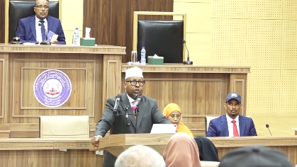 Wasiirka Gaashaandhigga XFS oo su’aalo laga weydiiyey Dagaalka ka Dhanka ah Khawaarijta*