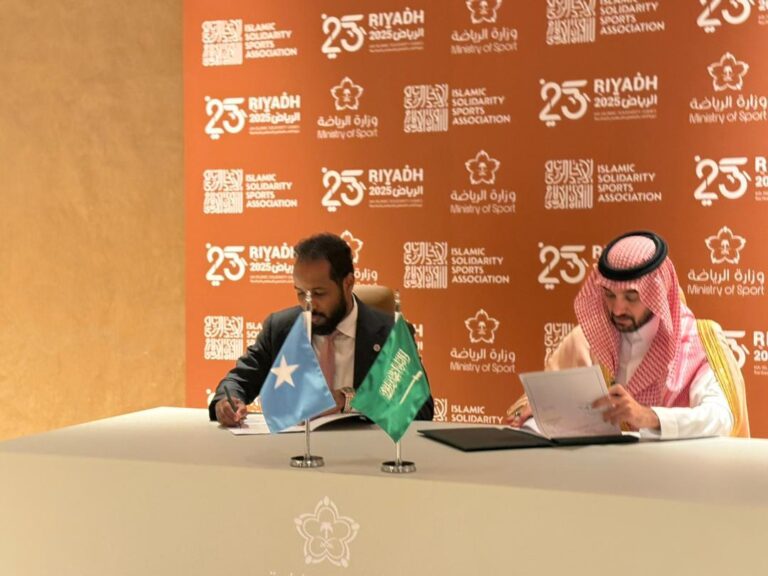 Wasiirka Dhallinyarada XFS oo heshiis Is-afgarad ah la saxiixda dhiggiisa  Sacuudiga 