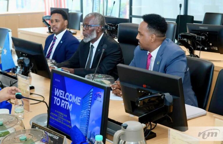 Agaasimaha Guud ee Wasaaradda Warfaafinta oo Booqday Xarunta Dhexe ee Warbaahinta Malaysia.