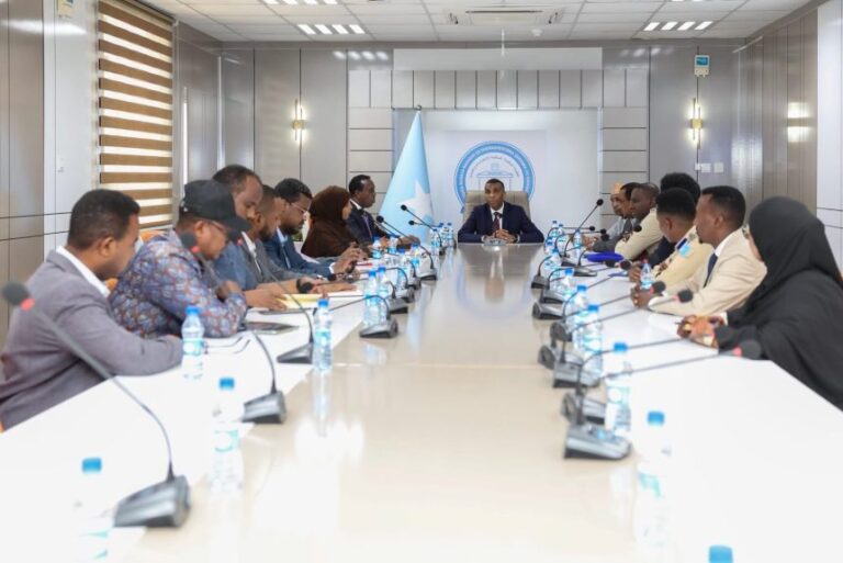 Bixinta Kaararka Doorashada Golaha Deegaanka oo Ka Bilaabatay Muqdisho