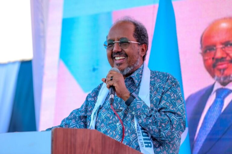 Madaxweyne Xasan Sheekh oo xarigga ka jaray Warshad soo saarta Biraha Shubka