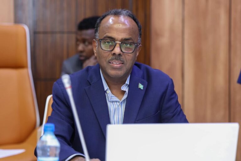 Arday Soomaaliyeed oo deeq waxbarasho ka heshay dalka Algeria