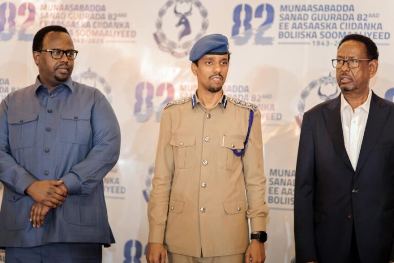 Ra’iisul Wasaare Ku-xigeenka oo ka qeybgalay munaasabad isugu jirtay soo-dhaweyn iyo sagootin Aas-aaska Ciidanka Booliska