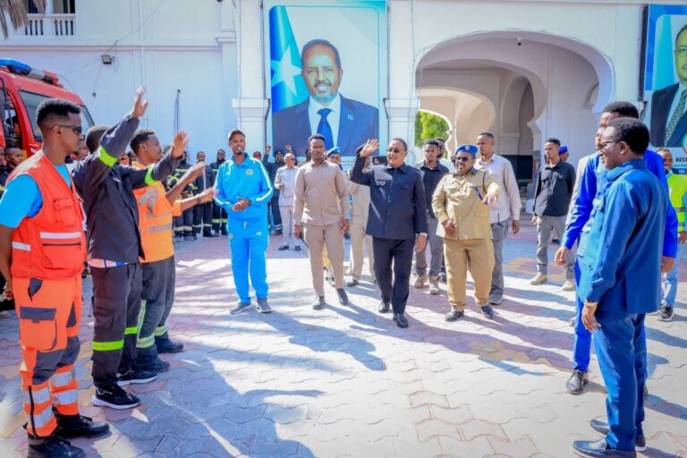 Guddoomiyaha Gobolka Banaadir oo ku dhawaaqay heegan buuxa oo la geliyay Gaadiidka Gurmadka Degdegga ah.