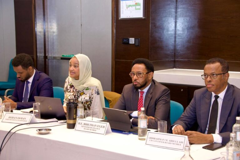 Wasiirka Maaliyadda XFS oo ka qeyb-galay Shir lagu horumarinayo dhaqaalaha Soomaaliya.