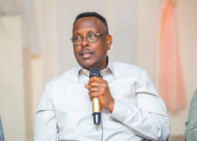 Wasiir Xasan Macallin “Maxkamaduhu waxay xaq u leeyihiin inay ka garnaqaan doorashada”