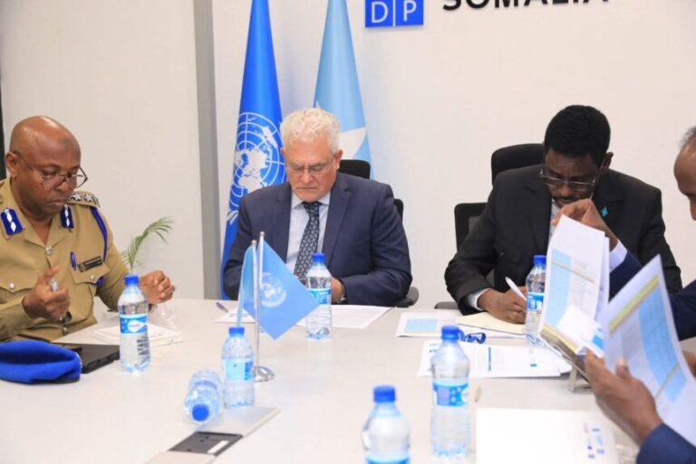 Wasiirka Amniga XFS oo furay barnaamuj diiradda lagu saarayo horumarinta Wejiga labaad ee Barnaamijka Wadajirka Booliska