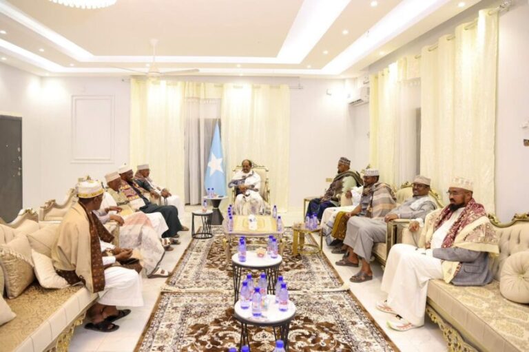 Madaxweynaha JFS oo ku adkeeyey odayaasha dhaqanka Waqooyi bari xoojinta midnimada,nabadda iyo dowlad-dhiska