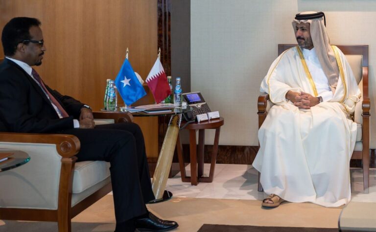 Wasiirrada Ganacsiga Soomaaliya oo kulan la qaatay dhiggiisa dalka Qatar.