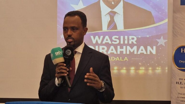 wasiir kuxigeenka Warfaafinta XFS iyo wafdi uu hoggaaminayo oo munaasabad soo dhoweyn ah xalay loogu sameeyey London