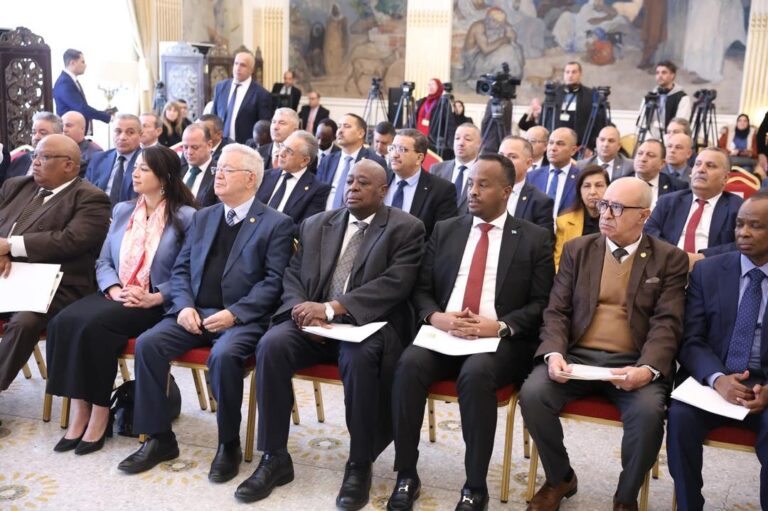 Soomaaliya iyo Aljeeriya oo ku tallaabsanaya dhismaha guddi saaxiibtinimo oo Baarlamaan