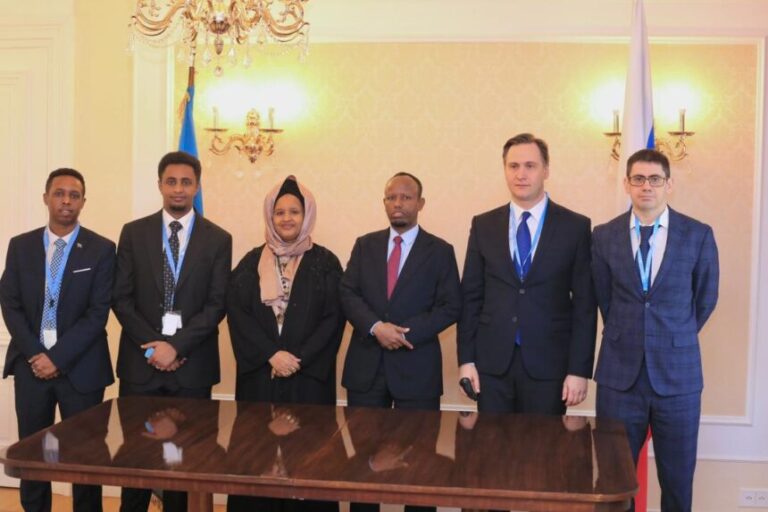 Soomaaliya iyo Ruushka oo kala saxiixday heshiis is afgarad Caafimaad