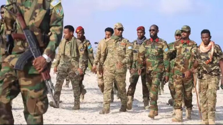 Taliyaha Ciidanka Dhulka oo kormeer dhiirrigelin ah ku tegay deeganka Gendershe