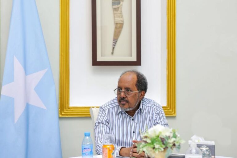 Madaxweyne Xasan Sheekh oo kulan la qaatay Madaxda Ururada Siyaasadda Dalka