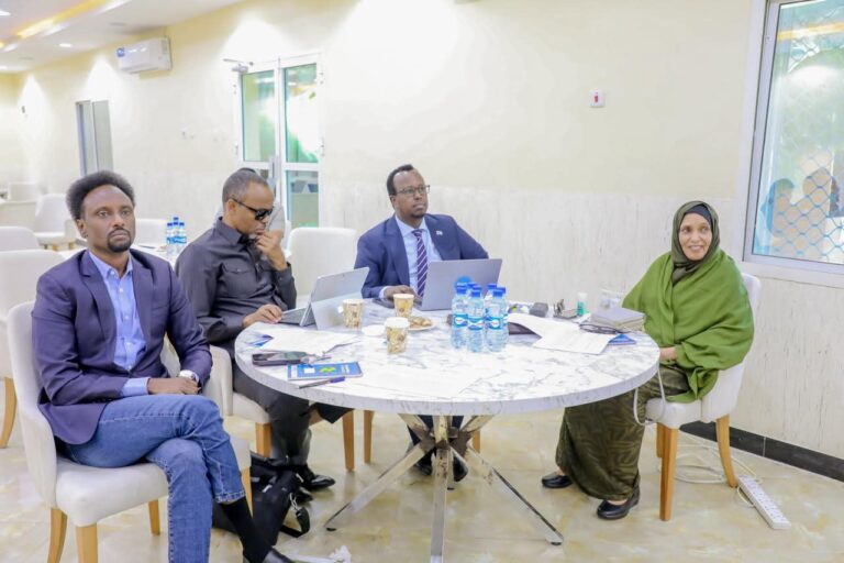 Guddiga Madaxa-bannaan ee Xuquuqul Insaanka Qaranka ayaa maanta billaabay aqoon-isweydaarsi soconaya muddo toddobaad ah.