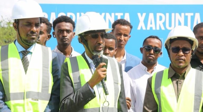 Wasiirka Waxbarashada oo faray dadka deggen dhulka Jaamacadda Ummadda in ay si degdeg ah uga guuraan