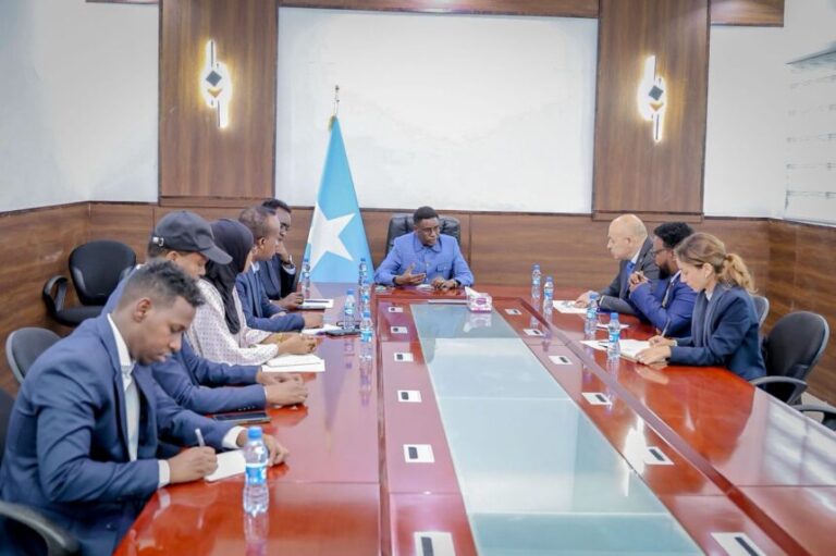 Wasiirka Amniga Gudaha iyo EUCAP oo ka wadahadlay xoojinta iskaashiga iyo taageerada Hay’adaha Amniga Soomaaliya